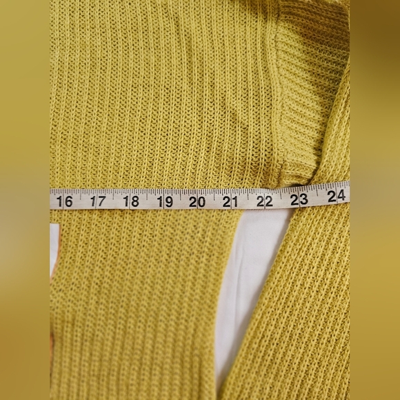NWT Wild Fable Womens Yellow Cropped Crewneck Long Sleeve Sweater Size Small - Picture 7 of 9